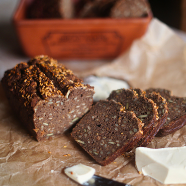 BIO Tumšās sēklu maizes miltu maisījums ar ieraugu (350g)